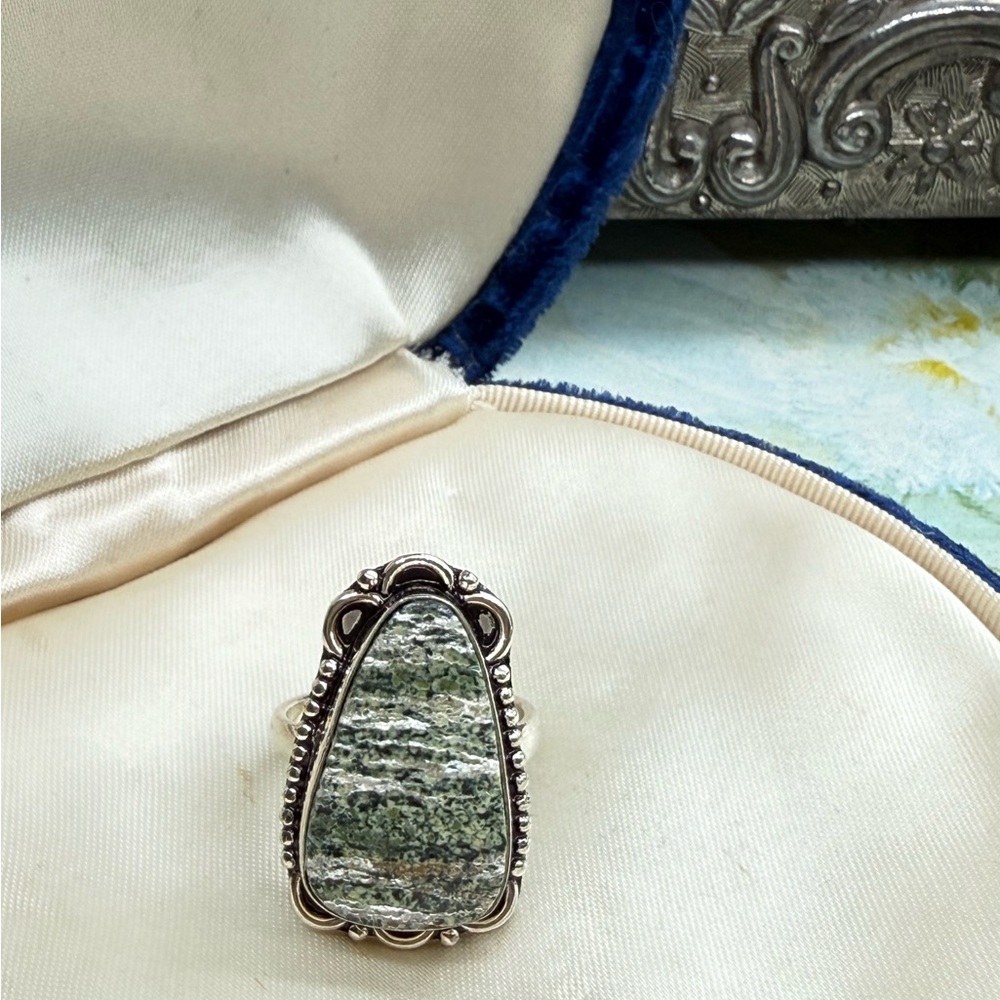 Vintage green stone silver ring